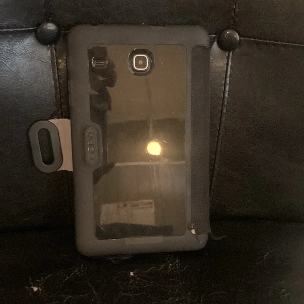 Samsung tablet. NO CHARGER.